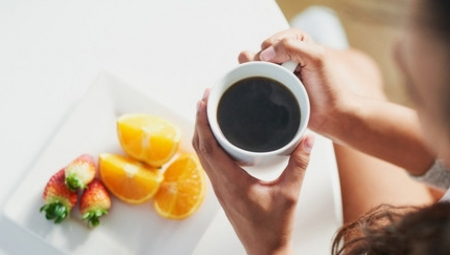 NEMOJTE PITI KAFU ČIM OTVORITE OČI Čuveni doktor objašnjava kakav efekat omiljeno piće ima na naš organizam