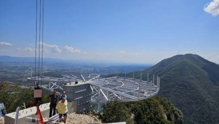 RADOVI NA STAKLENOM VIDIKOVCU NA KABLARU TEKU PO PLANU! Vesić: Biće završeno do kraja oktobra!