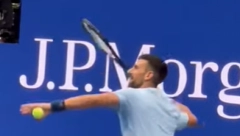 EMOTIVNA REAKCIJA NOVAKA Mekinro iznenadio Đokovića poklonom, Srbinov potez je rekao sve (VIDEO)