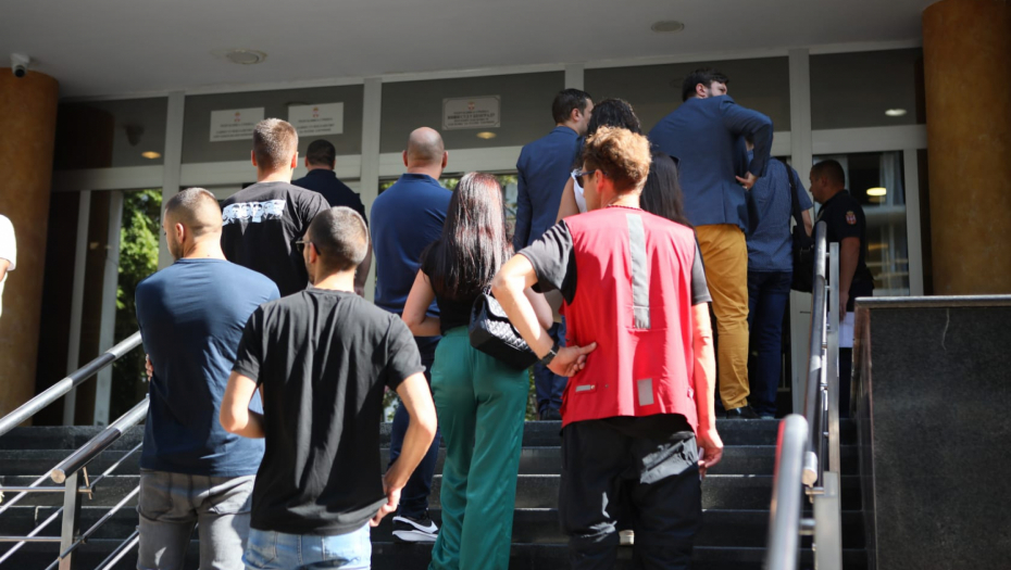 DANAS NASTAVAK SUĐENJA BLAŽIĆU U sud stigli članovi njegove porodice  očekuje se da  svedoće