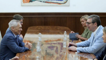 "POSEBNA TEMA SITUACIJA NA KIM" Predsednik Vučić sa Bocan-Harčenkom (FOTO)