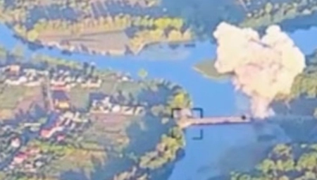 RUSIMA ISPRED NOSA Evo kako su im Ukrajinci srušili mostove (VIDEO)