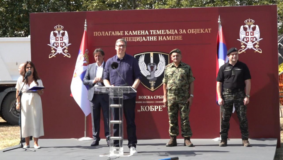 "ULAGAĆEMO U VOJSKU, IMAĆETE NOVO POVEĆANJE PLATA U NAREDNIM MESECIMA!" Vučić saopštio sjajne vesti