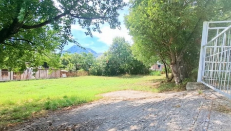 OGLAS ZA PLAC NA MORU PRIVUKAO PAŽNJU: Prodaje se u čuvenom Sutomoru, a cena iznenadila!