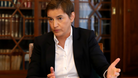 "MOLIM VAS, JEDNU KAFU SA VUČIĆEM I MLEKOM" Brnabić raskrinkala Šolakovce: "Opterećeni su!"