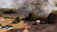 DRAMA U ČAČKU Ogroman požar zahvatio više od hektara, vatra se bliži kućama, ugrožen i vodovod! (FOTO)