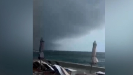 NEZAPAMĆEN TORNADO U RUSIJI Pogledajte kako vrtlog BESNI na plaži u Sočiju (VIDEO)