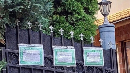 3 UMRLICE ZA TRI MALA ANĐELA Potresni prizori ispred kuće porodice iz Novog Pazara! (FOTO)