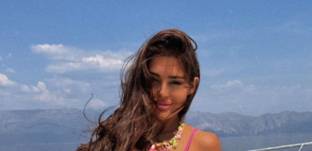 "VESELI SE, SRPSKI RODE" TREŠTI HRVATSKIM PRIMORJEM! Ana Korać napravila opšti haos, a tek kad vidite kadrove u bikiniju