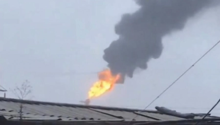NAJVEĆA RUSKA RAFINERIJA U PLAMENU: 7 povređenih, jedan u teškom stanju! (VIDEO)