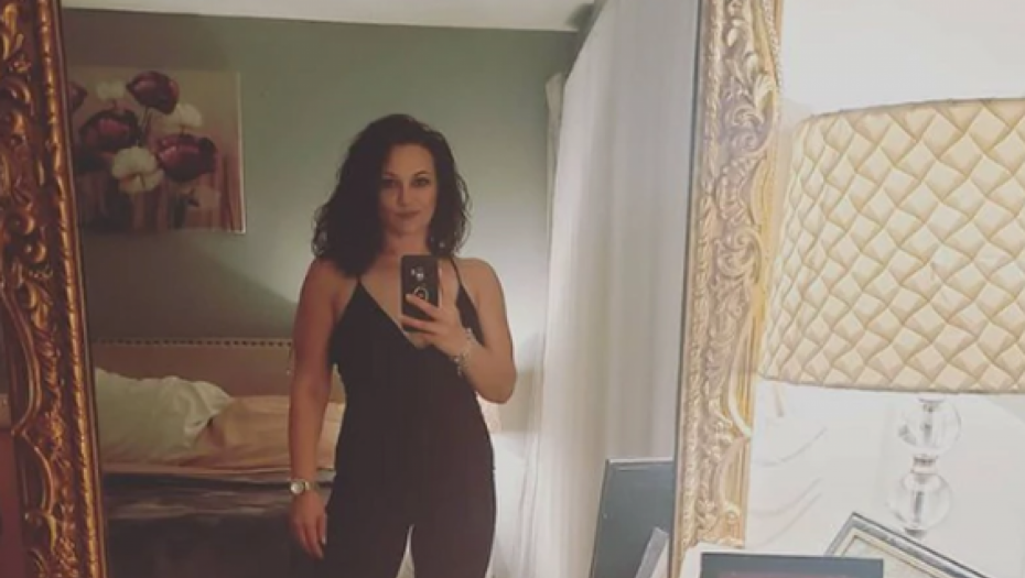 NAŠA PEVAČICA SMRŠALA 52 KILOGRAMA! Neverovatna transformacija ostavila sve u čudu, priznala zašto je nestala sa javne scene!