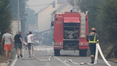 HAOS U CRNOJ GORI! Veliki požar u Baru!