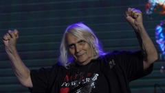 PEVAO SA UPALOM PLUĆA, HITNA SE NIJE ODVAJALA OD NJEGA Otkriveni novi detalji o stanju Bore Đorđevića