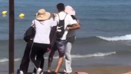 MAKLJAŽA MASERKI NA PLAŽI Prelep dan za kupanje se pretvorio u horor, ovako brane svoju teritoriju! (VIDEO)