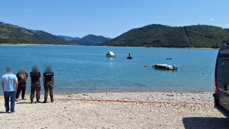 TRAGEDIJA! MUŠKARAC SE UTOPIO U ŠUMARIČKOM JEZERU U KRAGUJEVCU Ronioci tragaju za telom