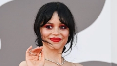 DŽENA ORTEGA NAJLEPŠA NA FESTIVALU U VENECIJI Glumica očarala pojavom u vatreno crvenoj haljini, a ovaj trenutak je sve raznežio!