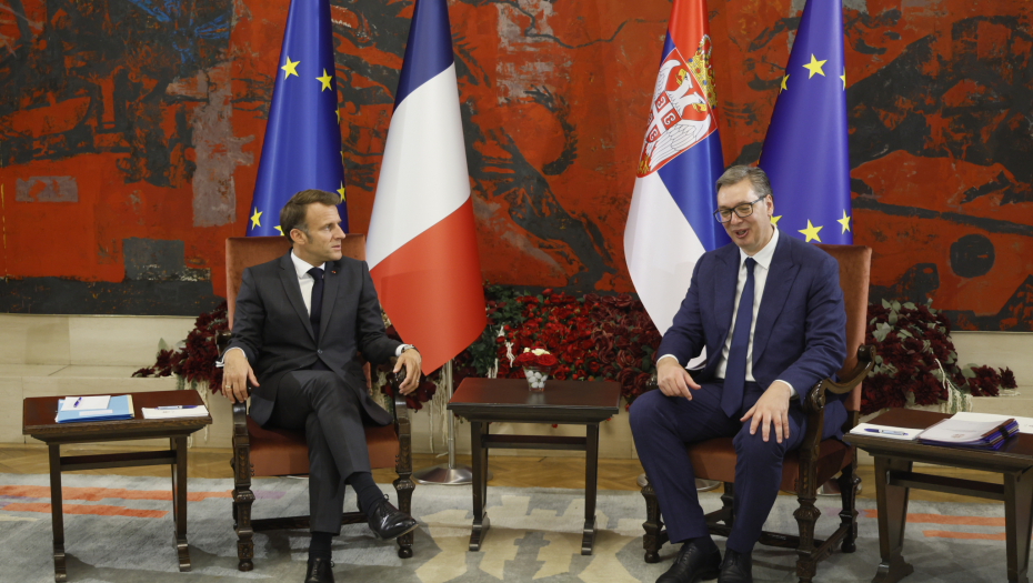 VUČIĆ I MAKRON U PALATI SRBIJA Sastanak dvojice lidera u toku (FOTO)