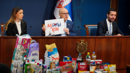 JEDNA PORODICA MOŽE DA UŠTEDI OD 8.000 DO 22.000 DINARA Vučević: Proveravaćemo svuda da li se sprovodi akcija "Najbolja cena"