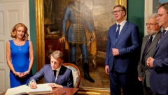 "RADUJE ME ŠTO SAM MOM VELIKOM PRIJATELJU IMAO PRILIKU DA POKAŽEM IZVANREDNU KOLEKCIJU SRPSKOG SLIKARSTVA" Makron se upoznao sa najvrednijim delima Galerije Matice srpske (FOTO)