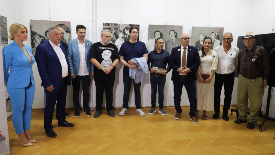 U okviru Filmskih susreta u Galeriji NKC otvorena izložba „Bata u 90 slika“
