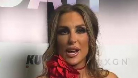 MOJA PORODICA NIJE TU VEĆ NEKO VREME Senida na ivici suza, raspala se na njihov pomen: Fale mi...