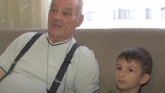 NJEMU SVI KAŽU "ALAL VERA" Kad je čuo da njegovi unuci mogu da završe u domu, uzeo je stvari u svoje ruke!