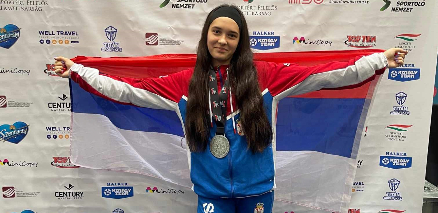 BRAVO, JOVANA, PONOSU SRBIJE Mlada Damjanovićeva je vicešampion sveta u kik-boksu: Slava Tebi, Bože!