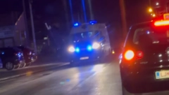 DEVOJKE UDARENE FLAŠAMA U GLAVU, MOMAK PRETUČEN! Tri osobe povređene u masovnoj tuči, ovo su detalji