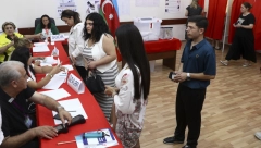 VANREDNI PARLAMENTARNI IZBORI U AZERBEJDŽANU Glavni favorit stranka predsednika Ilhama Alijeva (FOTO)