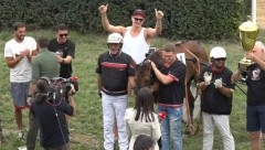 VELIKO SLAVLJE U DOMU NIKOLE JOKIĆA Osvaja trofeje čak i kada ne igra košarku