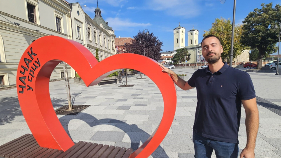 MLADI LJUBOMIR SE IZ BEOGRADA VRATIO U SVOJ RODNI KRAJ! Mladi specijalizant kardiohirurgije spreman da spasava živote ljudi! (FOTO)