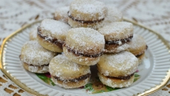 BAKA DANA NAM JE DALA RECEPT ZA NAJLEPŠE VANILICE Pojedu se u jednom zalogaju, a zamirisaće cela kuća