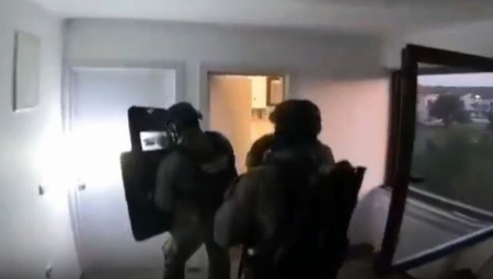 OVAKO JE UHAPŠEN VLADAN SRETENOVIĆ! Hrvatska policija objavila snimak: I oni su pali sa njim (VIDEO)