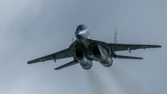 VOJSKA SRBIJE SPREMNA ZA AKCIJU Migovi grme iznad Batajnice (VIDEO)