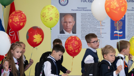 RUSKI ĐACI ĆE UČITI KAKO DA KORISTE KALAŠNJIKOV Putin doneo odluku