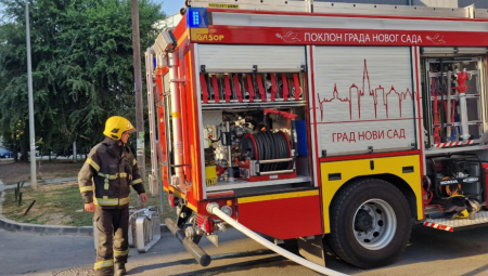 DRAMA U BOLNICI NA BEŽANIJSKOJ KOSI Izbio požar, na lice mesta izašla 24 vatrogasca