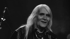 "ZBOGOM LEGENDO" Čačani se emotivnim rečima opraštaju od Bore Đorđevića u knjizi žalosti!