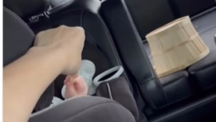 NASMEJALA 11 MILIONA LJUDI Beba je čula da mama otvara grickalice, njena reakcija će vam ulepšati dan