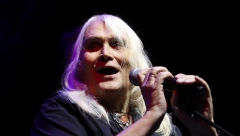 KAKAV GEST SRPSKIH NAVIJAČA "Marakana" peva hitove "Riblje čorbe" u čast Bori Đorđeviću