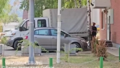 SEDMI DAN KURTIJEVOG TERORA - JOŠ BLOKIRAJU SRPSKE INSTITUCIJA NA SEVERU KiM Policija počela da iznosi dokumentaciju