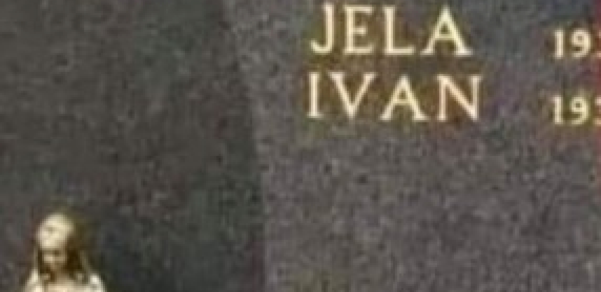 ŠTA JE OVO LJUDI MOJI? Ivan postavio bizarnu fotografiju ženi na nadgrobni spomenik, ljudi na mrežama se krste!
