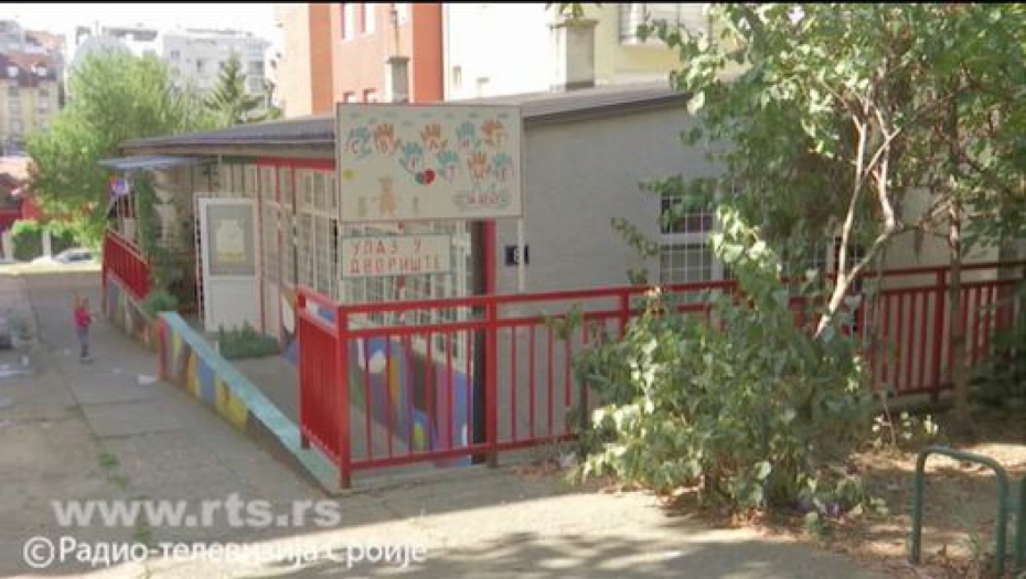 OKO 80 DECE DNEVNO BORAVI U SVRATIŠTU Desetogodišnji Branko ima četiri sestre i jednog brata i svi su dolazili u ovu ustanovu
