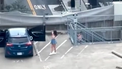 “NEMA NADE ZA OVU GENERACIJU” Snimak devojke koja se slika na parkingu zapalio mreže