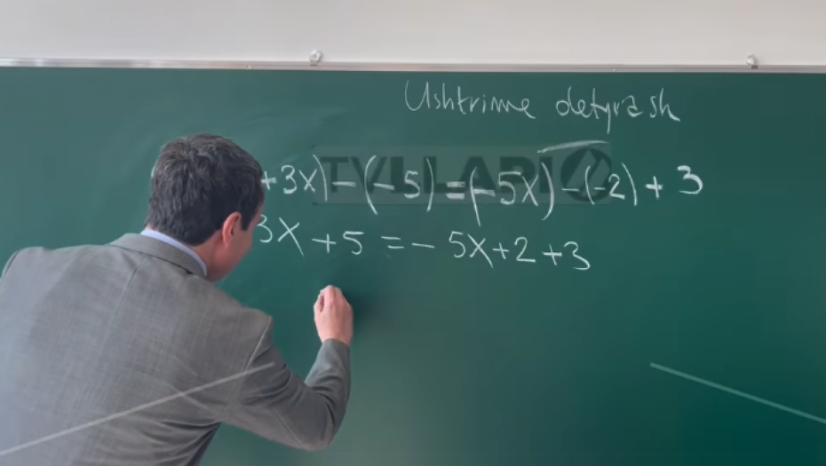 AU, KURTI, BRUKO! Lažni premijer za ovo treba da dobije keca! Svima pokazao KOLIKO NE ZNA (VIDEO)