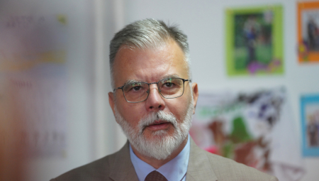 MINISTAR RISTIĆ POTPISAO Okončan rad na izradi četiri pravilnika proisteklih iz zakona o javnom informisanju i medijima