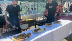RIBOLOVCI U MALOM ZVORNIKU SPREMNO ČEKAJU PREDSEDNIKA VUČIĆA Spremili su mu ribu za ručak, ima i roštilja