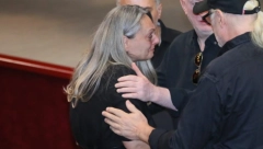BORINA SUPRUGA STIGLA U KAPELU Dubravka nema od bola, jedva stoji na nogama