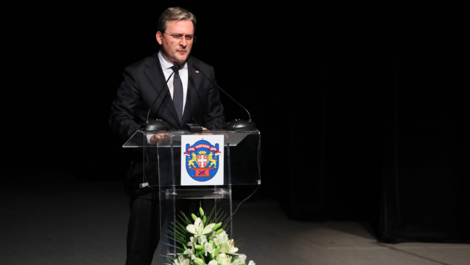 MINISTAR SELAKOVIĆ SE U IME ALEKSANDRA VUČIĆA OPROSTIO OD BORE: "Bio je patriota i legenda našeg naroda"