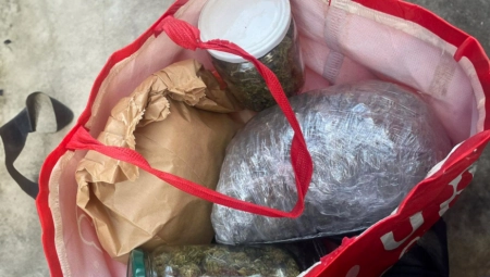 KOD DILERA PRONAĐENO SKORO DVE KILE MARIHUANE Droga je bila spakovana u tegle i kese, pa stavljena u ceger