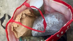 KOD DILERA PRONAĐENO SKORO DVE KILE MARIHUANE Droga je bila spakovana u tegle i kese, pa stavljena u ceger